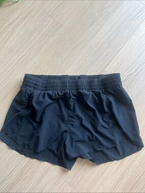 Athleta Black Elastic-Waist Hustle Shorts
